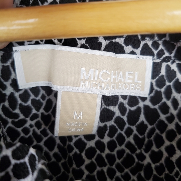 Michael Kors Black and White Patterned Blouse. MED. G0088 - Picture 3 of 9